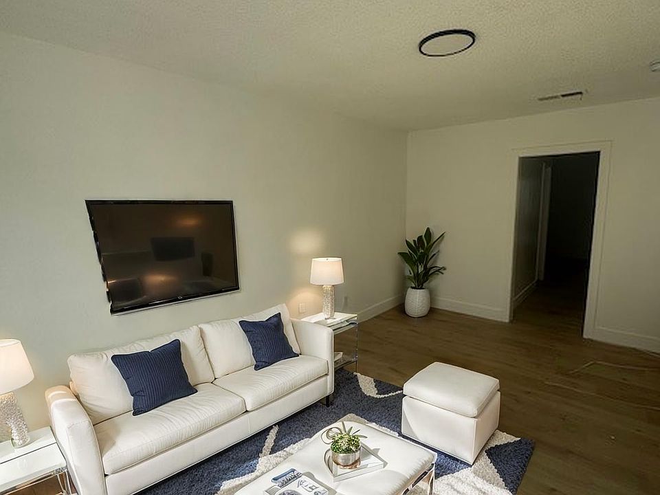 1st image of 1131 N Onondaga Ave APT 1