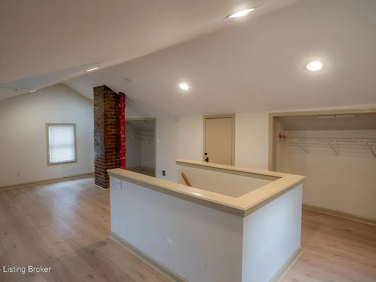 504 Montana Ave — Photo 25