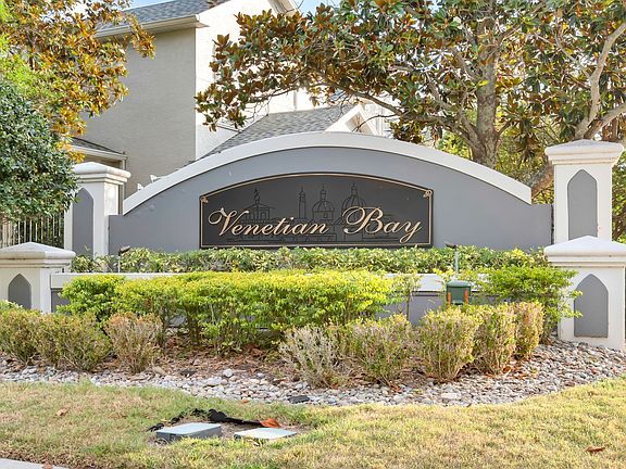 3rd image of 10213 Dolce Vista Dr NE