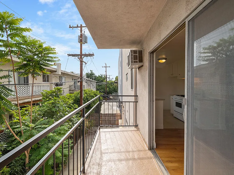 7548 Hampton Ave #205 — Photo 18