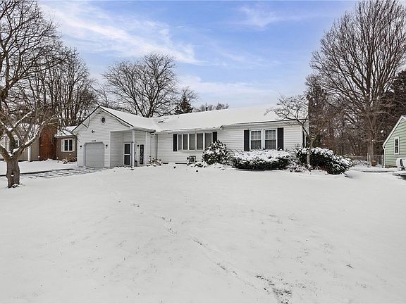 3rd image of 1143 Long Pond Rd