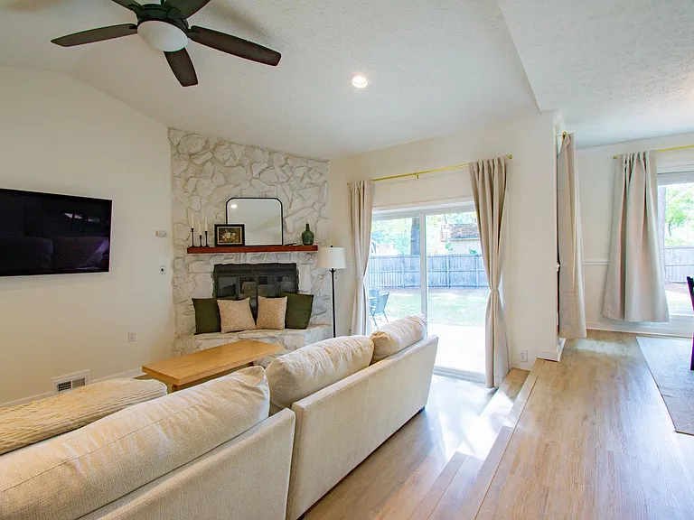 513 Andrea Ct — Photo 4