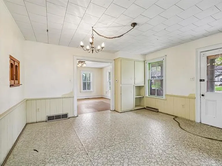 875 Water St — Photo 10