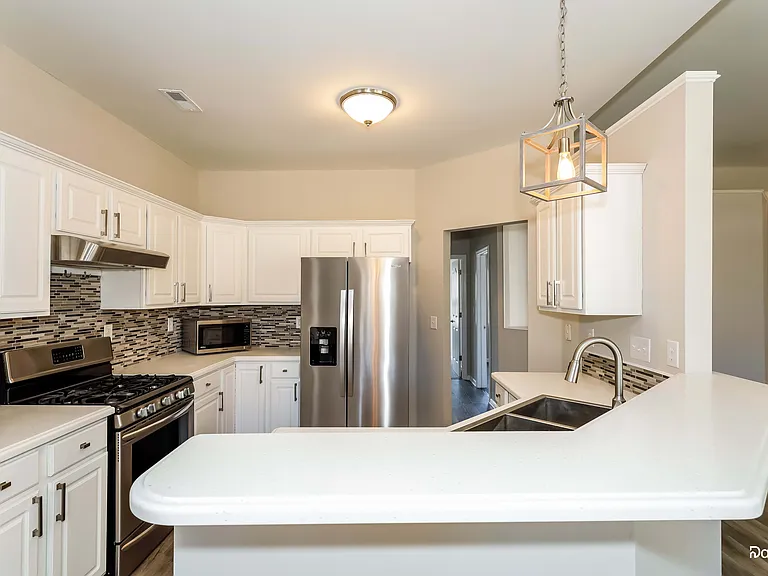 16203 Wrights Ferry Rd — Photo 5