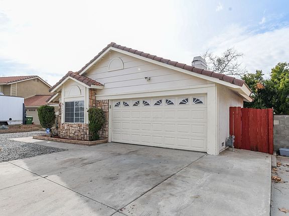 3rd image of 24963 Cologne Dr