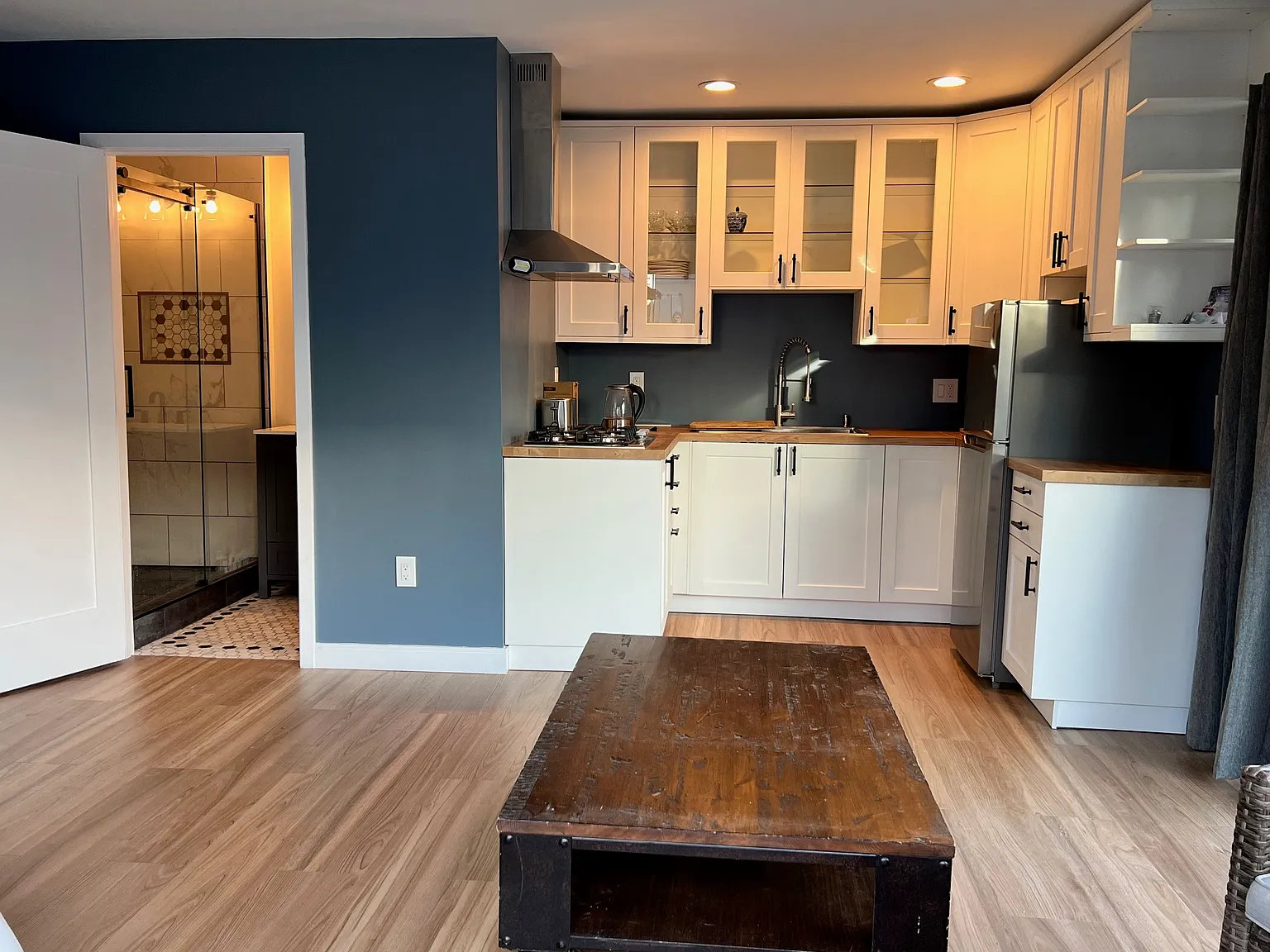 5664 Lenore Ave — Photo 2