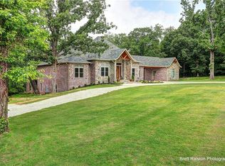625 NW Oak St, Gentry, AR 72734