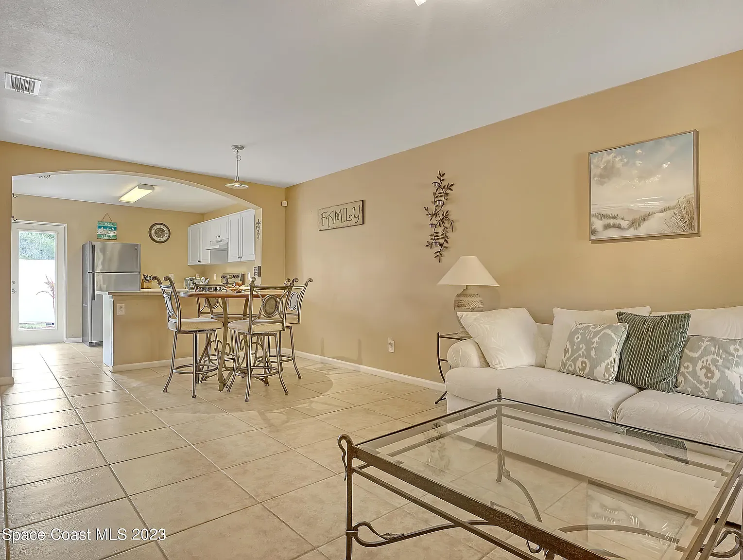 3 bed, 1277 sqft, $775 — Photo 3