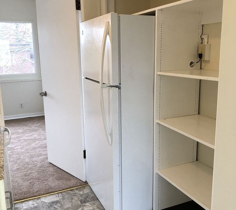 2nd image of 10 Blaine St APT 03