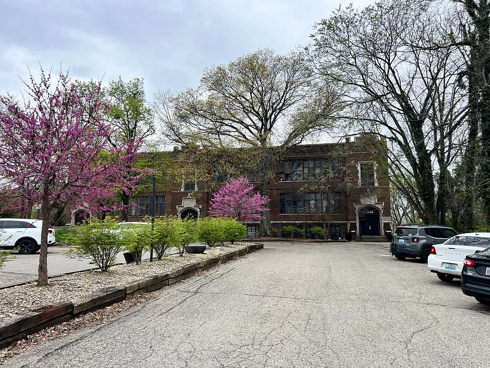 Parkway Apartments
