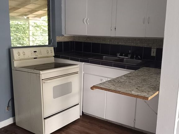 2nd image of 3172 2nd Ave N APT B