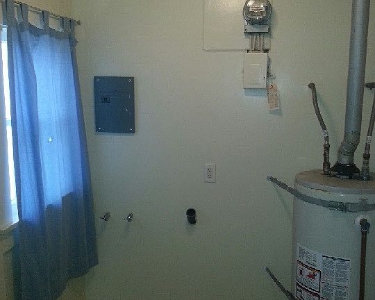 5th image of 2033 Claudina Ave