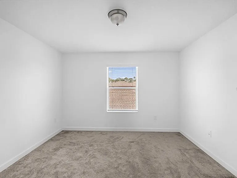 2959 Addison Blvd — Photo 12