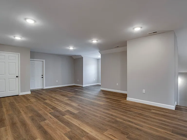217 Kenneth St — Photo 24