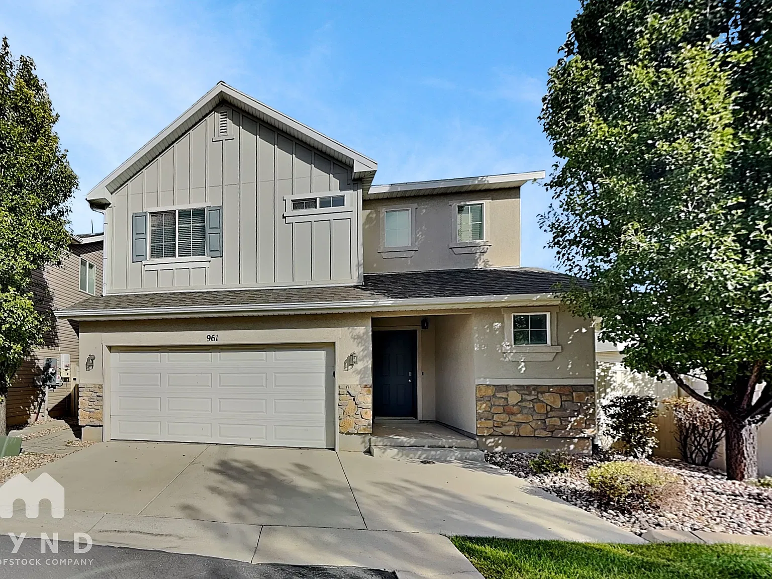 3 bed, 2.5 bath, 1740 sqft, $2,425 — Photo 1