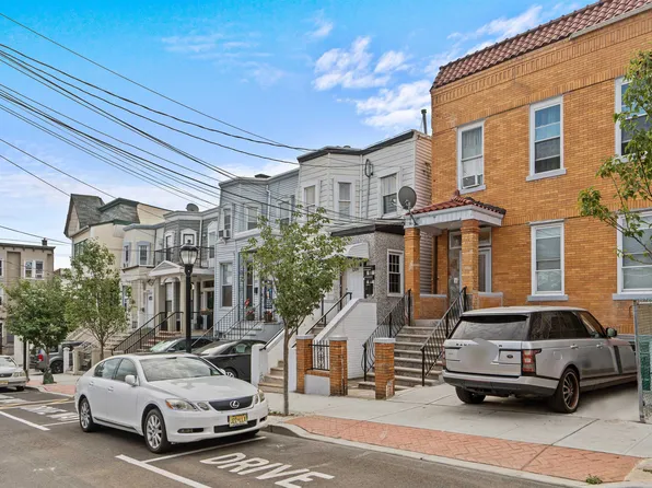 1211 Morris St, Union City, NJ 07087