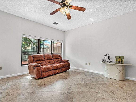5th image of 9420 NW 18th Manor