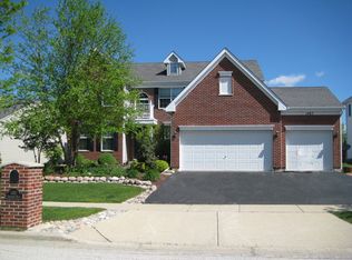 1487 Greystone Dr, Gurnee, IL 60031