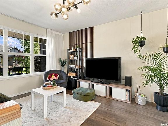 4th image of 215 Coad MANOR