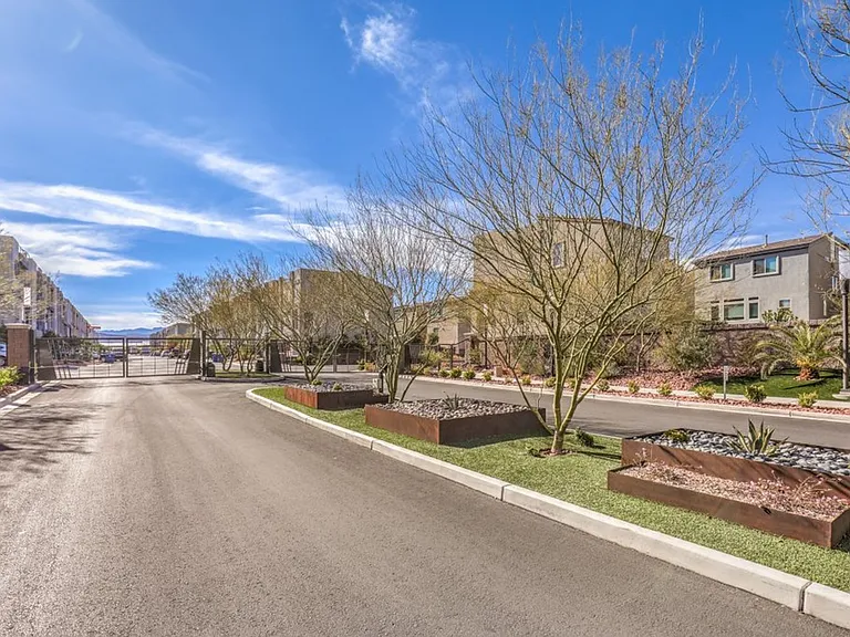 8086 Misty Canyon Ave — Photo 35