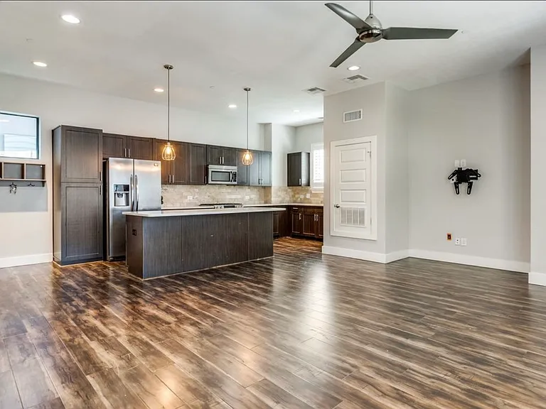4415 Munger Ave #1A — Photo 5