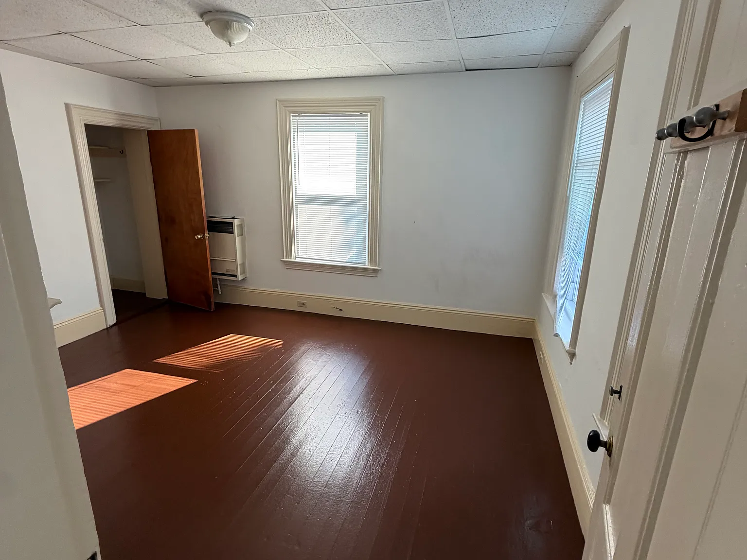 Studio, 300 sqft, $1,500 — Photo 2