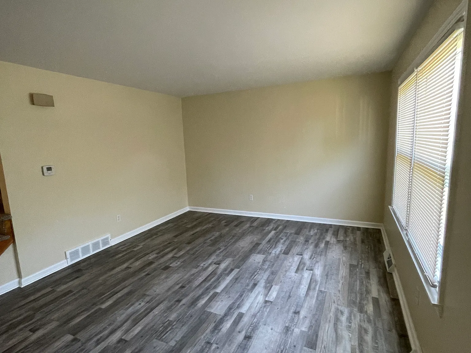 2 bed, 1.5 bath, 1200 sqft, $2,100 — Photo 2