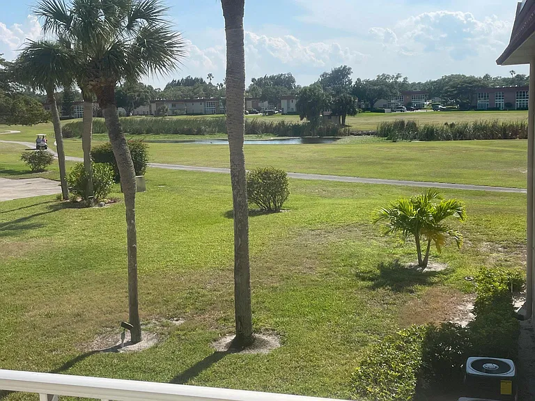 33 Pine Arbor Ln #203 — Photo 22