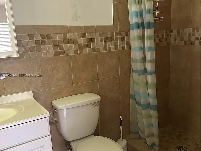 5340 Orduna Dr — Photo 11