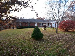 2485 Sandhill Rd, Irvine, KY 40336