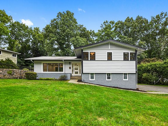 3rd image of 37 Andrea Ln