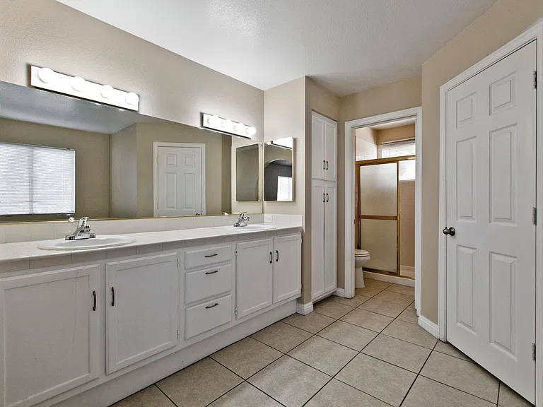6580 Goldensun Ct — Photo 17