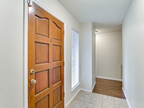 3rd image of 16719 Barkentine Ln