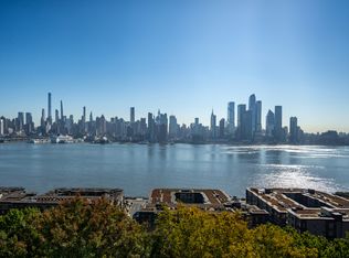 62 King Ave #2, Weehawken, NJ 07086