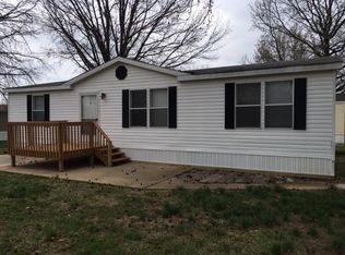 135 Arapaho Dr, Belleville, IL 62220