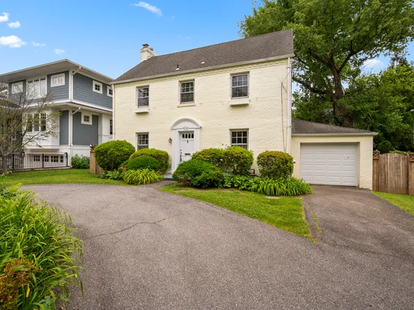 5122 Fairglen Ln, Chevy Chase, MD 20815
