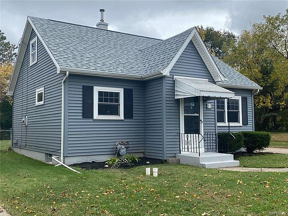 3rd image of 21 Carol Dr