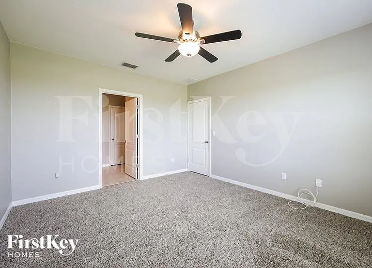 480 Burnham Cir — Photo 9