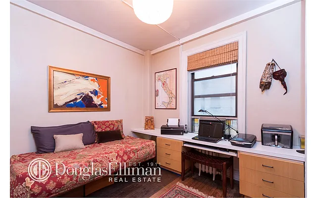 Sold by Douglas Elliman | media 21