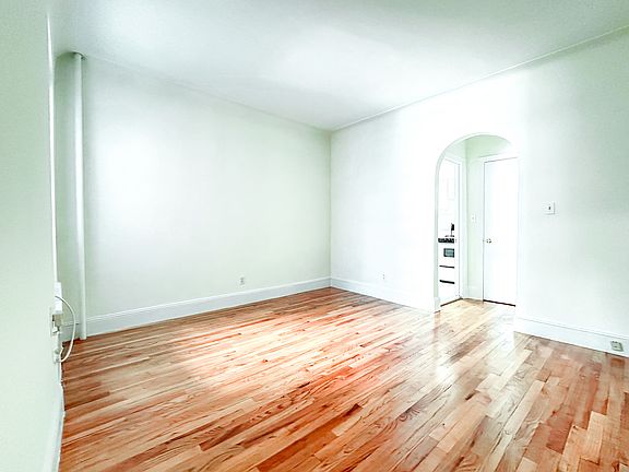 2nd image of 119 E 89th St APT 4C