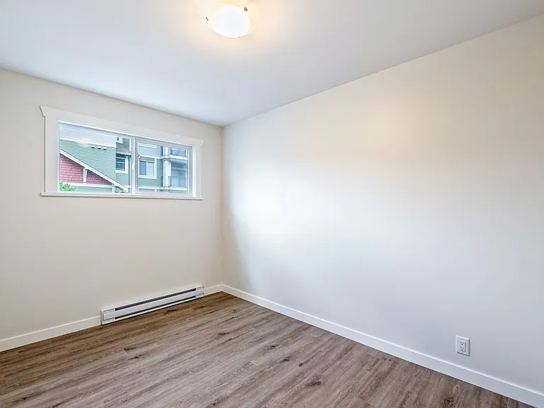 9250 Edwards Rd #5 — Photo 15
