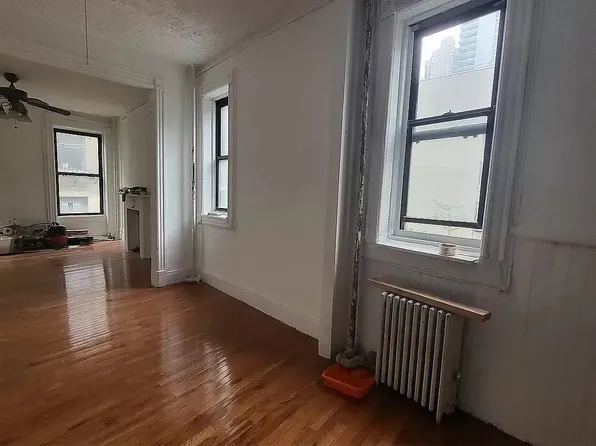 351 West 47th Street image 2 of 10