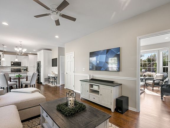 5th image of 1276 William Dr