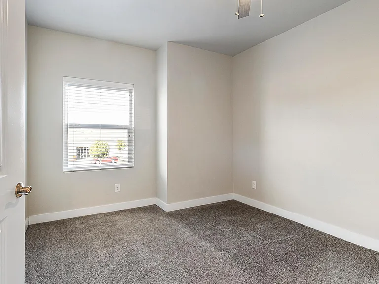 Arbor Crest Apartments — Photo 16