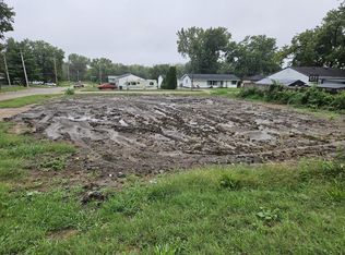 8148 Villa Dr, Des Moines, IA 50320