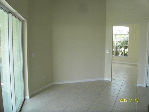 5th image of 349 SW Thornhill Dr