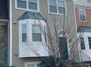 12319 Field Lark Ct, Fairfax, VA 22033