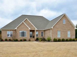 25 Todd Dr, Muscle Shoals, AL 35661