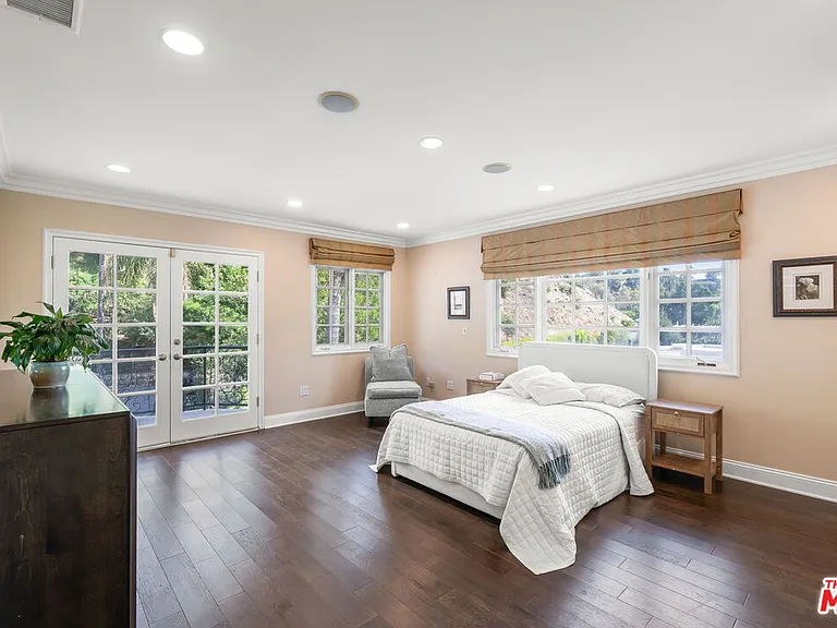 9023 Alto Cedro Dr — Photo 41