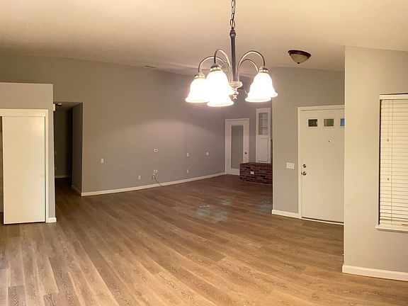 2nd image of 1307 Rice Ln